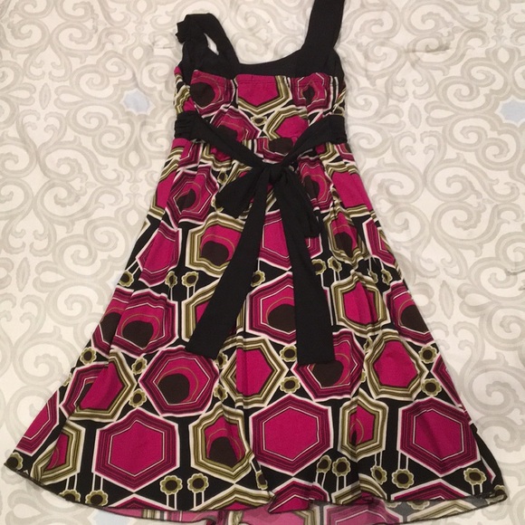 Women’s dress - Picture 2 of 3